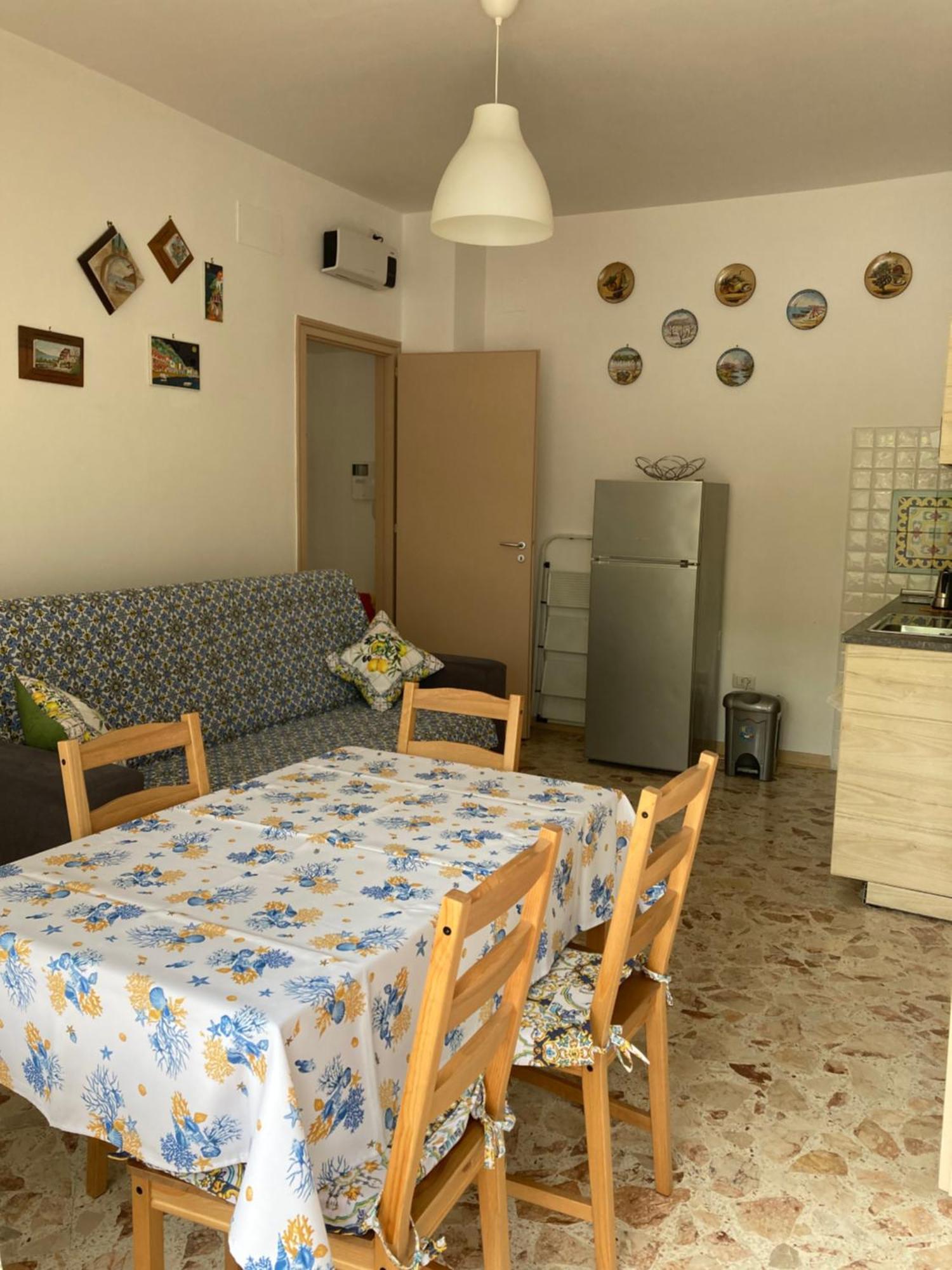 Casa Vacanza Brezza Di Maestrale Салерно Экстерьер фото